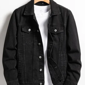 Men's denim jacket for spring and autumn. Black-collar denim coat. Suitable for daily casual wear. Stylish, simple and trendy.